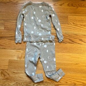 Little co by Lauren Conrad gray moon print pajamas size 3T